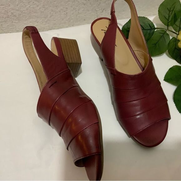 Trotters Nina Red Leather Open Toe Sling Back Low Heel Sandal.   Size 7.5 - Picture 3 of 9